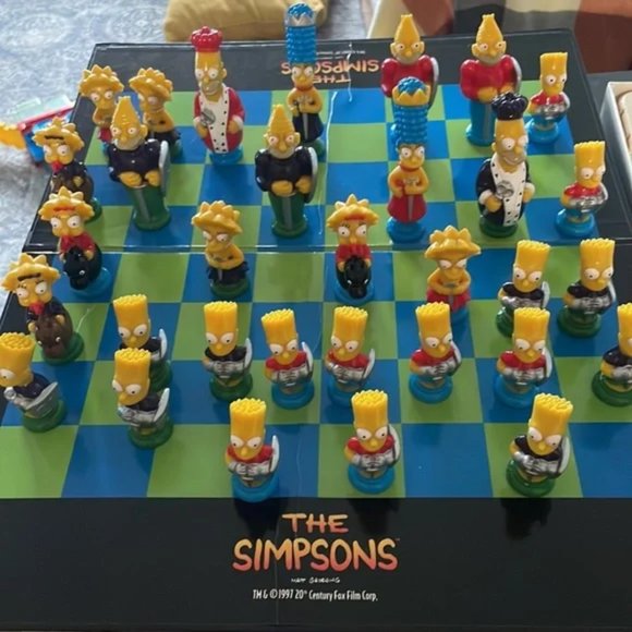 The Simpsons Chess Set - Picture 2 of 5